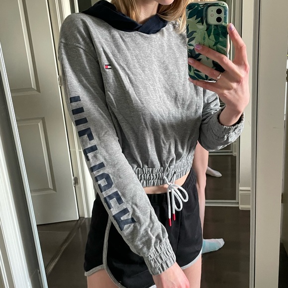 Cropped Tommy hoodie - Picture 3 of 4